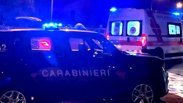 Ambulanza notte carabinieri