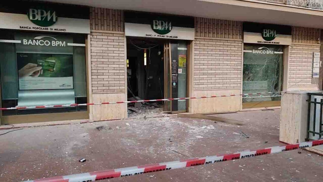 atm san nicandro garganico esplosione