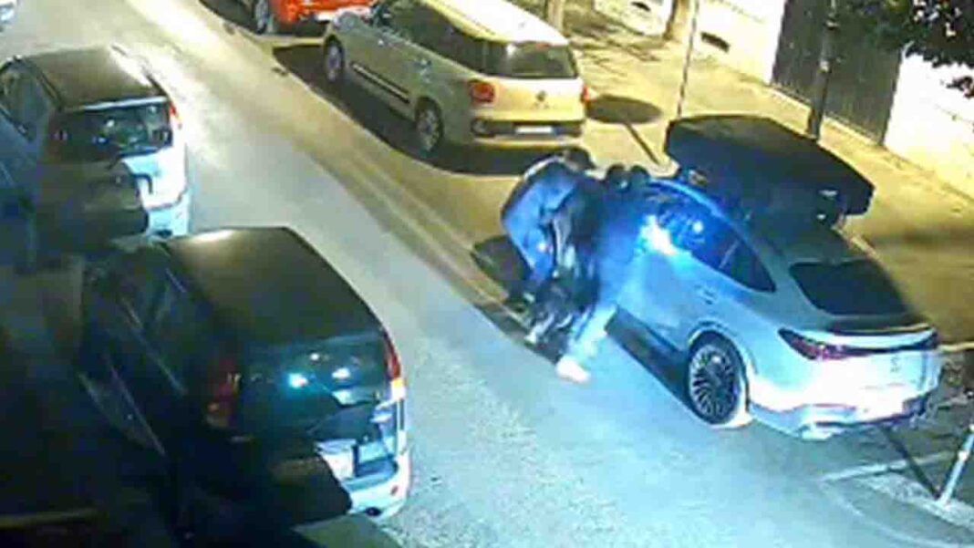 furto con spintarella foggia 31082026 auto